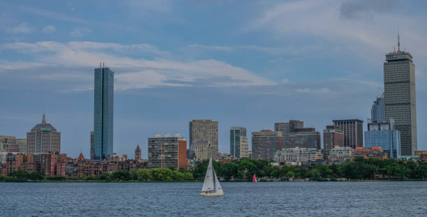 skyline boston from river side - boston charles river skyline massachusetts imagens e fotografias de stock