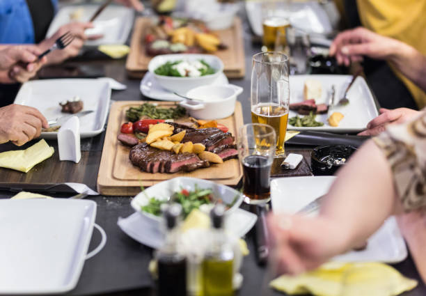 istock People are dining in a restaurant 1071059670