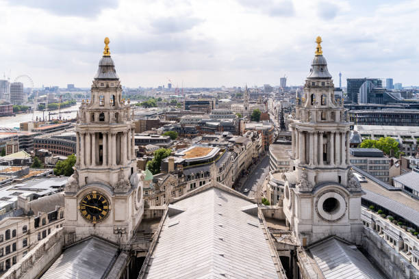 istock St paul cathedral Aerial view 1071085700