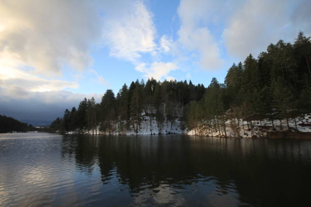 istock Bilecik bozcaarmut Lake . 1071095910