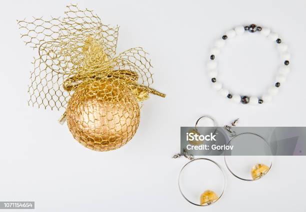 Silber Ohrringe Murano Glas Ring Achat Stein Armband Neujahr Gold Spielball Stockfoto und mehr Bilder von Accessoires