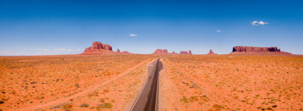 モニュメント バレー国立公園の眺め - plant sunset utah canyon ストックフォトと画像