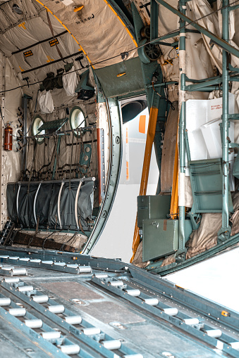 軍用貨物輸送機 - ストックフォト・写真素材...