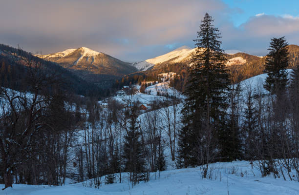 istock Sunrise morning winter mountain ridge 1071293152