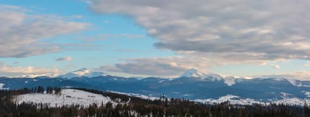 istock Evening winter cloudy day mountain ridge 1071299804