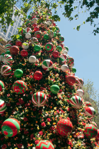 istock Decorated Christmas tree in Martin Place 1071313850