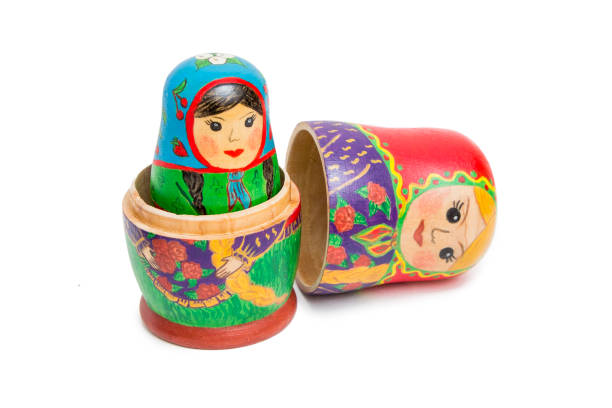 白い背景の上のマトリョーシカ - russian nesting doll babushka doll matroshka ストックフォトと画像