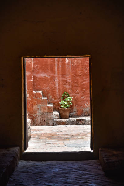 mosteiro de santa catalina & convento, arequipa, peru - santa catalina monastery - fotografias e filmes do acervo