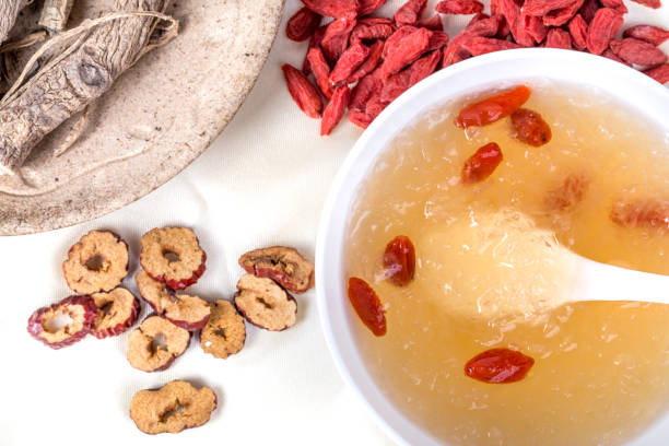 식용 조류의 둥지, 구 기, 대추입니다. 새의 둥지 수프, 전통 중국 음식 - chinese medicine chinese culture traditional culture wolfberry 뉴스 사진 이미지