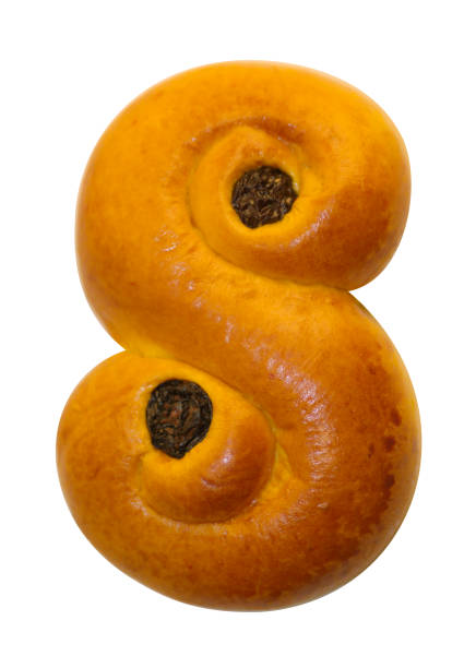 traditionelle safran brötchen, tradition in schweden aus 1 advent bis weihnachten, immer eten lucia, in schwedischer sprache namens "lussekatt" oder "lussebulle" - lucia bun stock-fotos und bilder