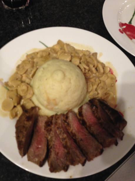 istock Side to the bone with mashed potatoes and mushroom sauce 1071735944