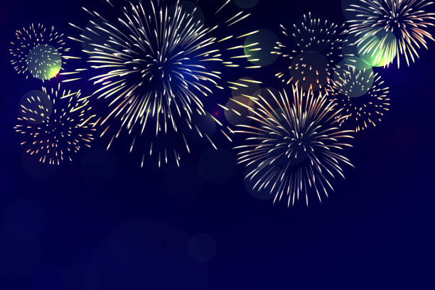 ilustrações, clipart, desenhos animados e ícones de brilhantemente coloridos fogos de artifício em fundo de crepúsculo - independence holiday usa night