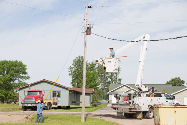 processo di spostamento di una casa - maintenance engineer fuel and power generation cherry picker electricity foto e immagini stock