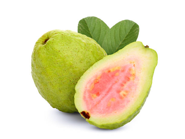 целых полтора розовые гуавы с листом изолированы на белом фоне - guava vegetable tropical climate fruit стоковые фото и изображения