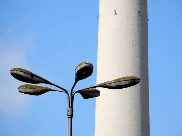 berlin, germany - august 15, 2018: street lighting from times of the gdr in front of the berlin radio tower - berlin radio tower imagens e fotografias de stock