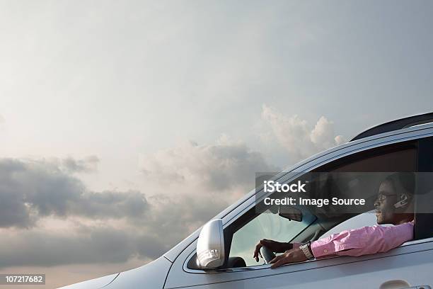 Photo libre de droit de Homme Daffaires En Voiture banque d'images et plus d'images libres de droit de Voiture - Voiture, Homme d'affaires, Conduire