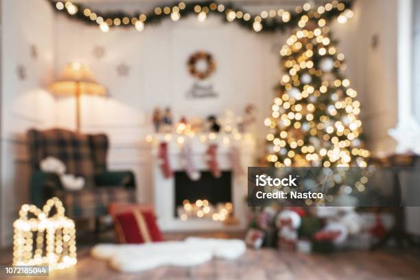 明るいクリスマス ルームをデフォーカス - クリスマスのストックフォトや画像を多数ご用意 - クリスマス, 背景, クリスマスツリー