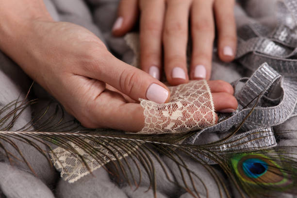 Female hobby ideas, renew old clothes with lace, sewing