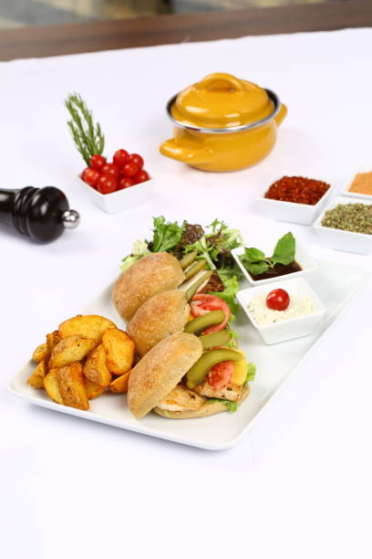 istock Healthy Grilled Chicken Breast Sandwich 1072198512