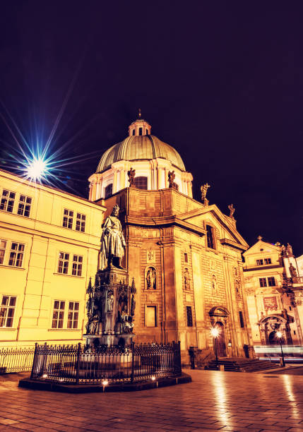 estatua de carlos iv y la iglesia de san francisco de asís - 12042 fotografías e imágenes de stock