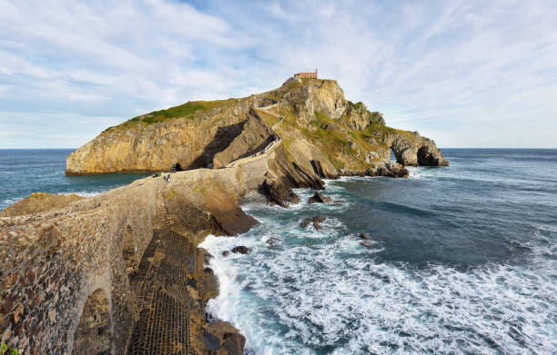 istock San juan de Gaztelugatxe. Basque Country 1072214796