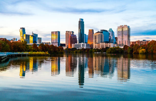 istock water refletion Austin Texas downtown background screensaver 1072215186