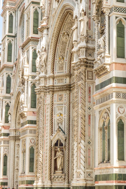 cathedrale santa maria del fiore. santa maria del fiore, designed by arnolfo di cambio - cambio di marcia foto e immagini stock