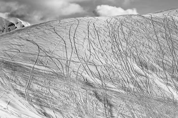 istock Snowy off-piste slope for freeriding 1072287420