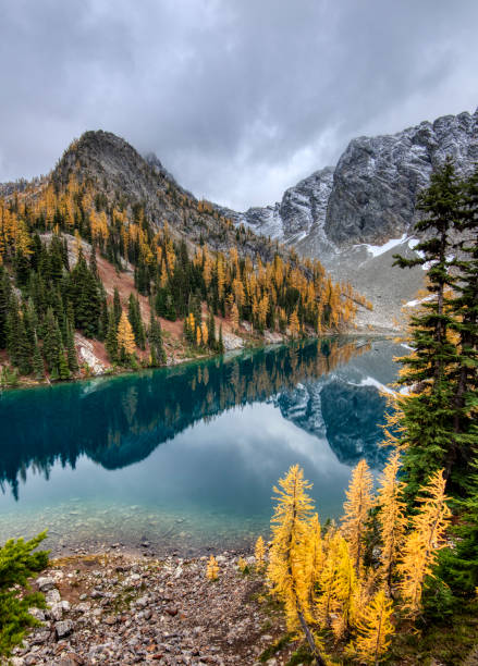 istock Blue Lake in North Cascades 1072335334