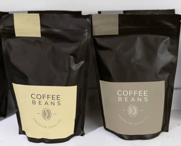 design de maquete de saco de feijão de café - coffee bag - fotografias e filmes do acervo