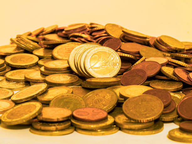 istock Pile of euro cents 1072395704