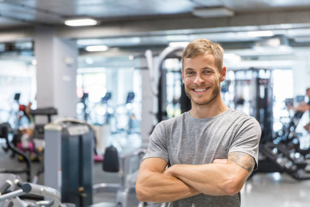 64,700+ Personal Trainer Man Stock Photos, Pictures & Royalty-Free Images -  iStock | Gym, Coach, Fitness