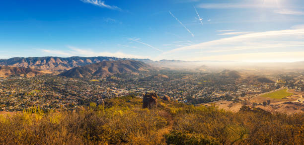 san luis obispo vista dal cerro peak - san luis obispo county california hill valley foto e immagini stock