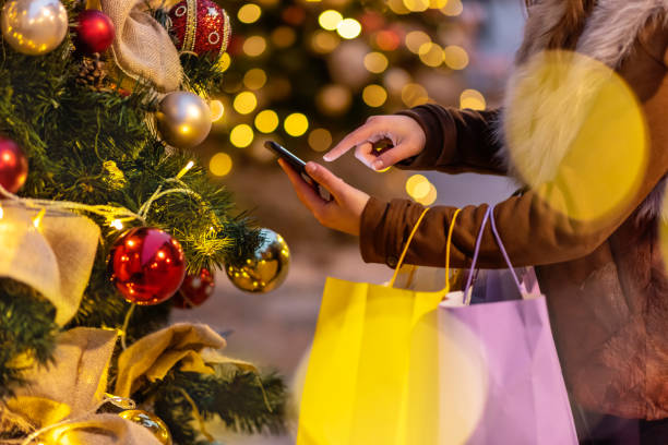 istock Winter shopping outdoors 1072577806