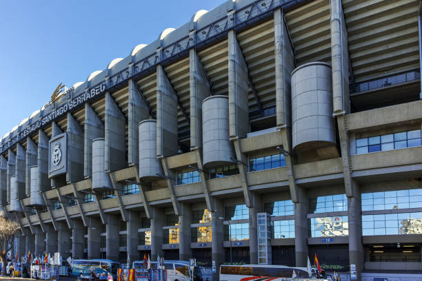 西班牙馬德里市聖地牙哥伯納烏體育場的外部景觀 - madrid futbol 個照片及圖片檔