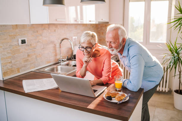 istock Senior couple shopping online 1072619514