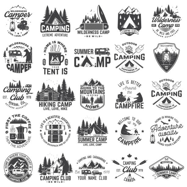 ilustraciones, imágenes clip art, dibujos animados e iconos de stock de campamento de verano. vector. concepto de sello de impresión, camiseta o parche. diseño de tipografía vintage con acoplado de rv, tienda de campaña, fogata, oso, cafetera, silueta de bosque y cuchillo de bolsillo. - camping