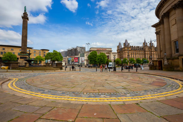 citysacpe e architettura circondano liverpool lime street - st georges hall foto e immagini stock