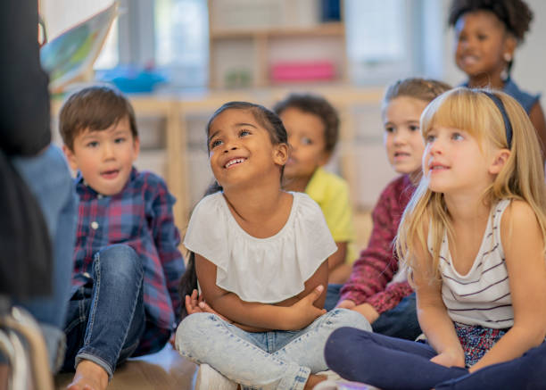 istock Listening to a story 1072783782
