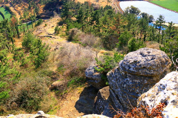 istock Bagum geom, Dansan, Ascending, Mountain 1072815576