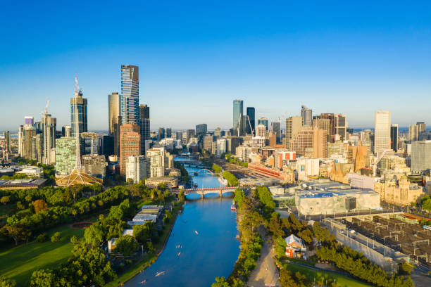 aerial view of melbourne cbd in the morning - melbourne cityscape clear sky day imagens e fotografias de stock