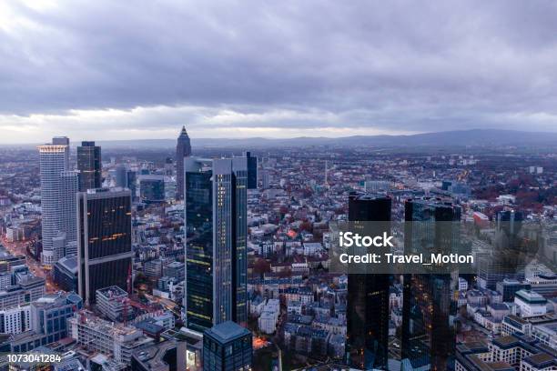 Bankenviertelbürogebäude In Der Abenddämmerung In Frankfurt Am Main Stockfoto und mehr Bilder von Frankfurt am Main