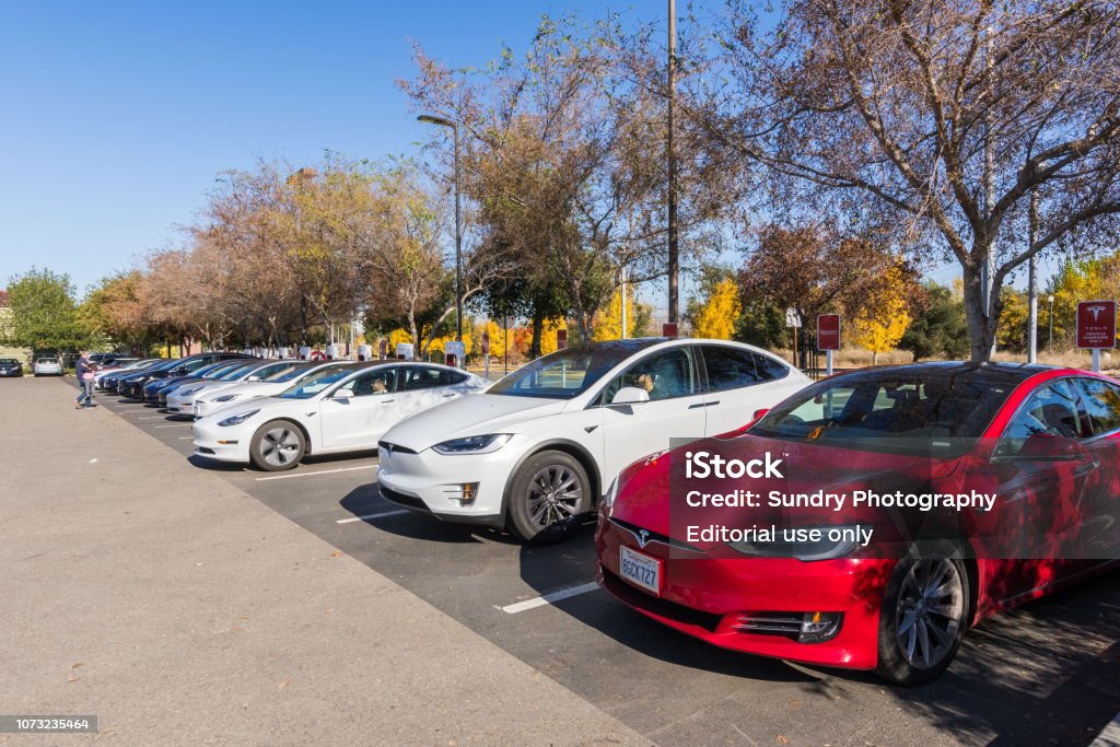 Estación de carga de Tesla - Foto de stock de Batería libre de derechos