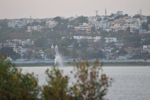 vista para o lago de bhopal - bhopal - fotografias e filmes do acervo