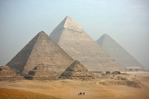 pirámides - pyramid of chephren fotografías e imágenes de stock