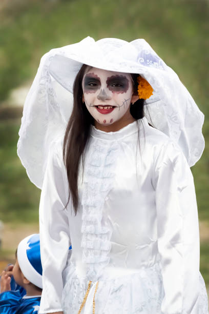 디 아 드 로스 안 돼, 오 악 사 카에 젊은 의상을 입은 신부 - day of the dead mexico bride human skeleton 뉴스 사진 이미지