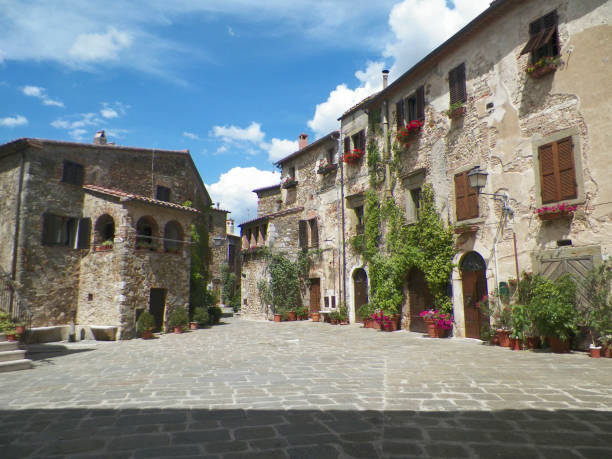 istock Village view in Montemerano 1073512466