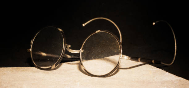 istock Vintage glasses isolated 1073588720
