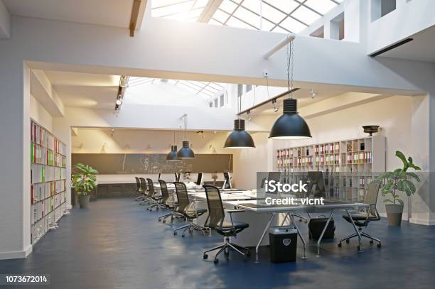 Modernes Büro Stockfoto und mehr Bilder von Büro - Büro, Lichtquelle, Arbeiten