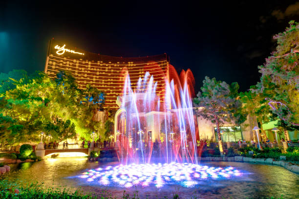 wynn fountain show - las vegas metropolitan area hotel built structure tourist resort imagens e fotografias de stock